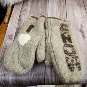 Wool felted hand crafted i love snow mittens Sz M/L